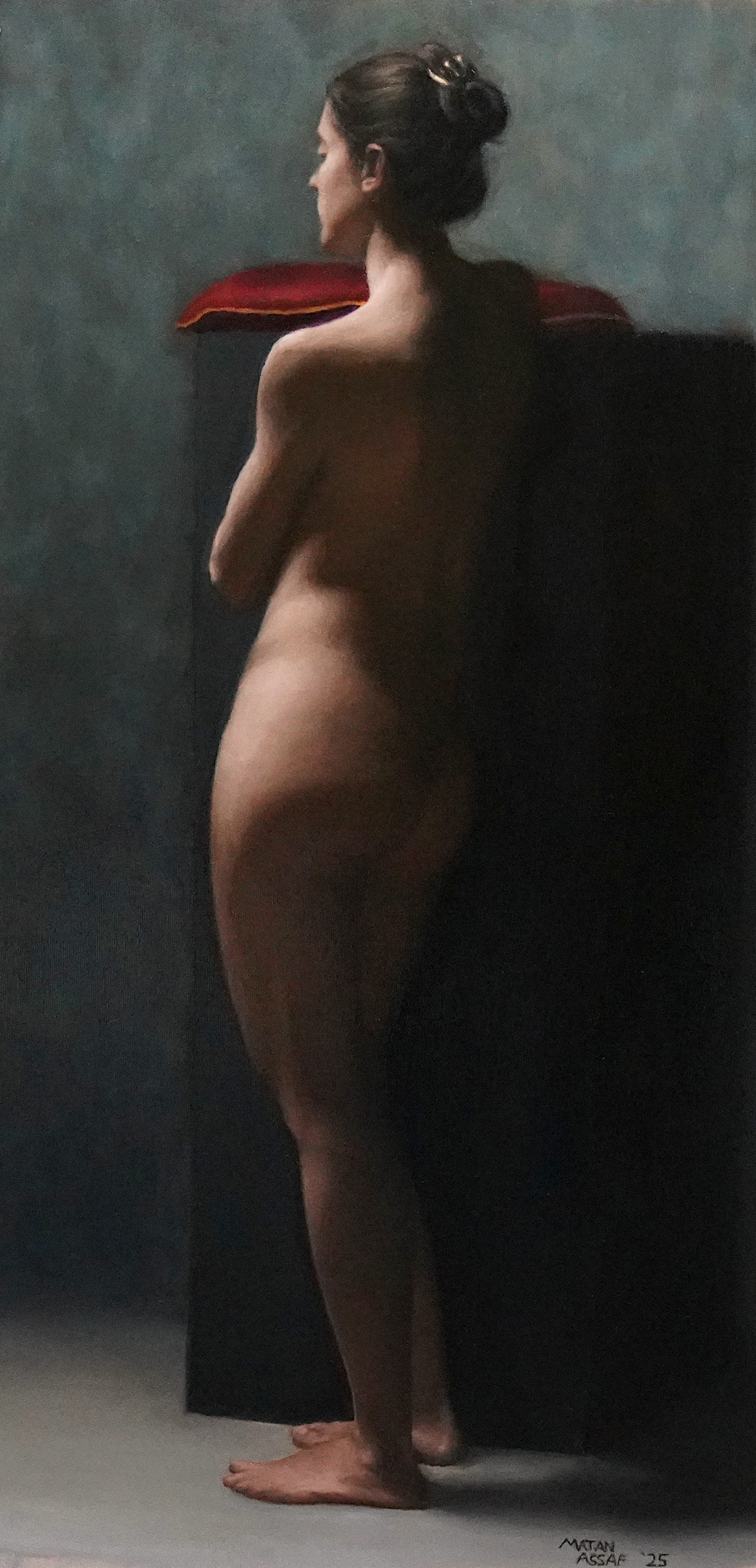 Ella nude figure